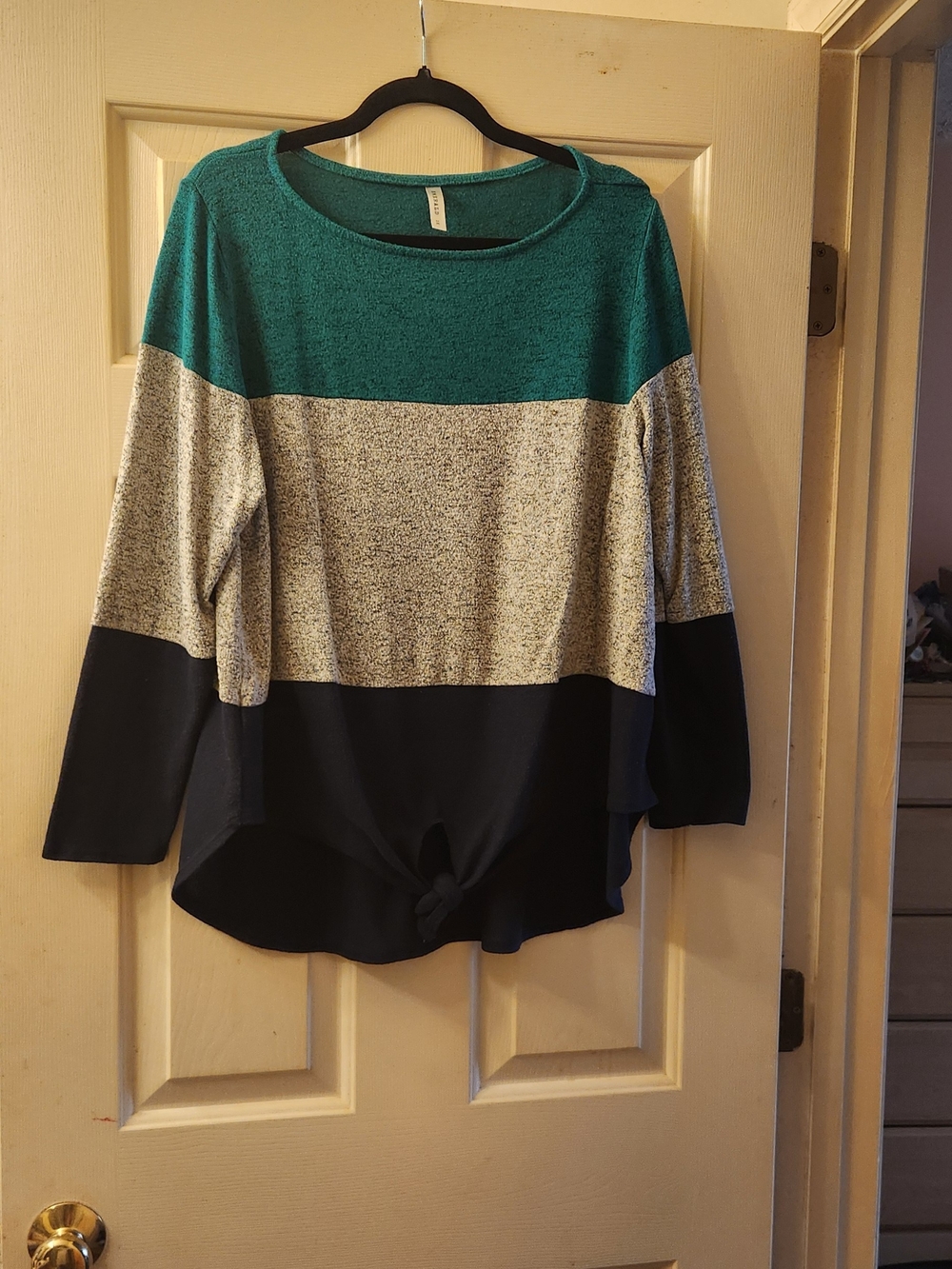 Emerald Colorblock Tie-Hem Sweatshirt - Teal, Gray & Black